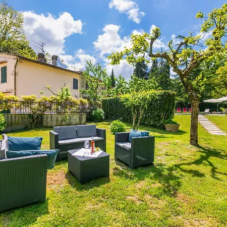 Holiday home Borgo Castagnoli-4 By Interhome